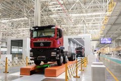 而是正在中国沉汽智能工场里实正在